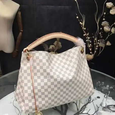 Bags LV 19T1L0047 0715